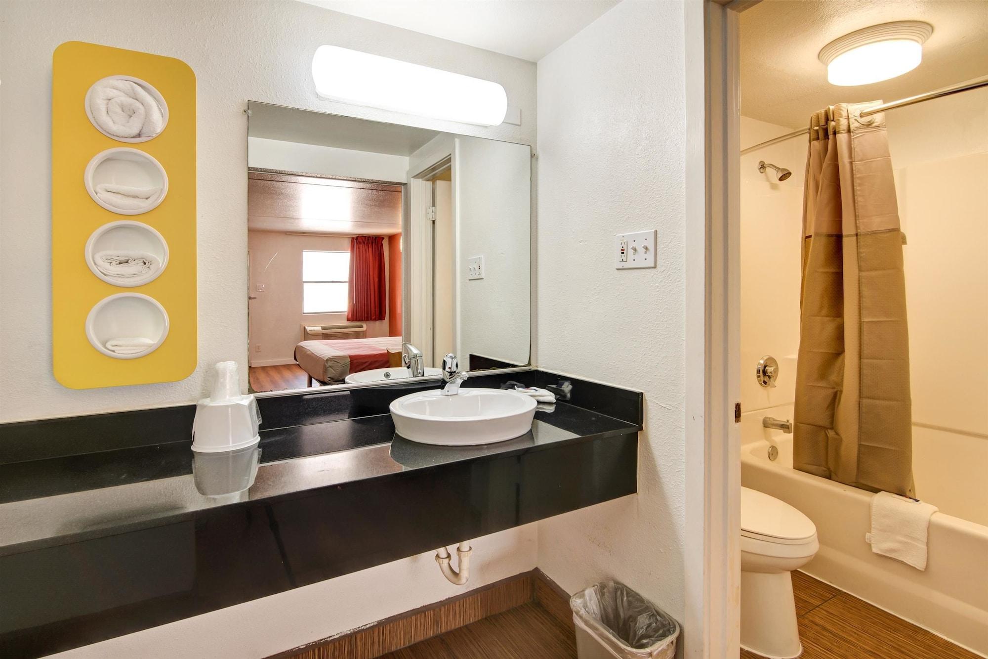 Motel 6-Dallas, Tx - Forest Lane Εξωτερικό φωτογραφία